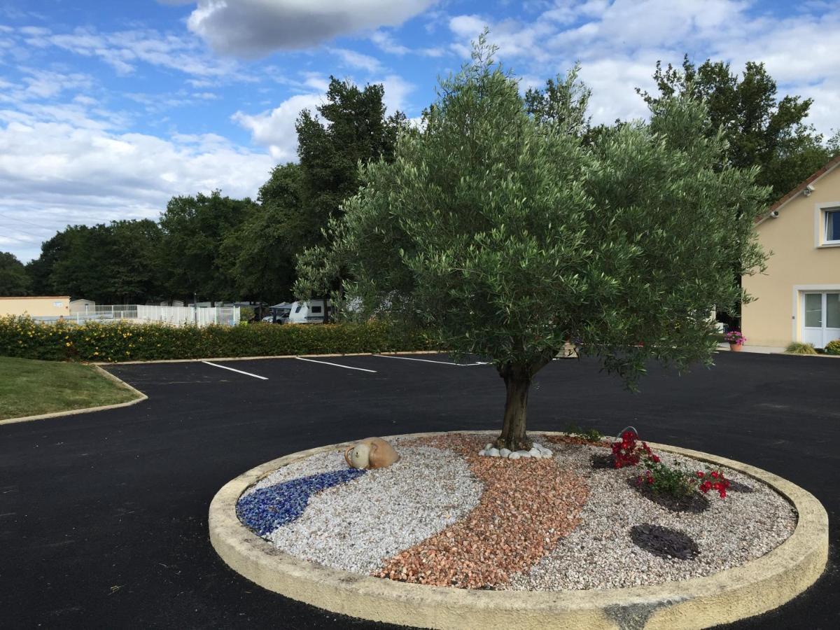 Camping Les Petites Minaudieres Coussay-les-Bois Luaran gambar