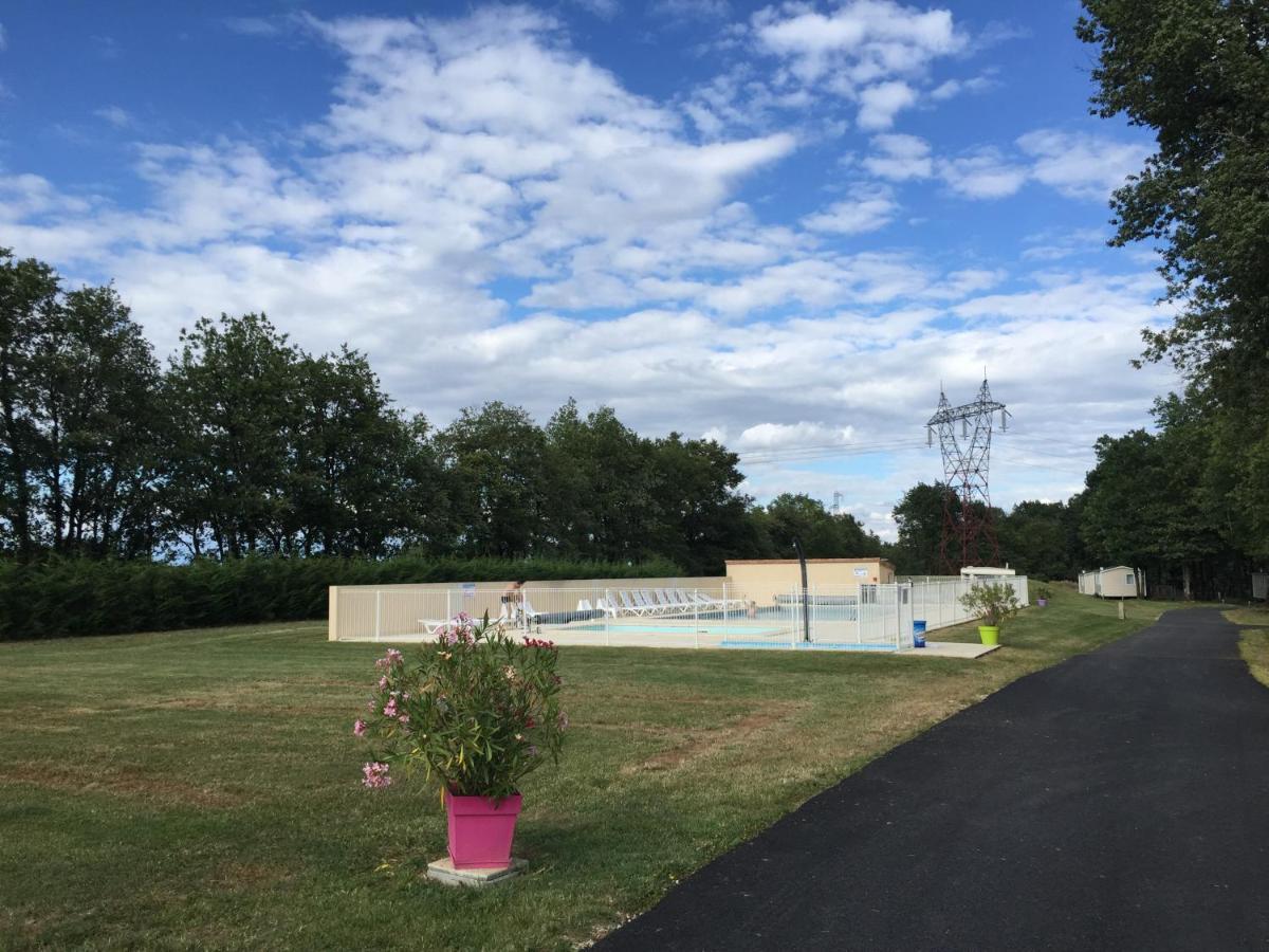 Camping Les Petites Minaudieres Coussay-les-Bois Luaran gambar