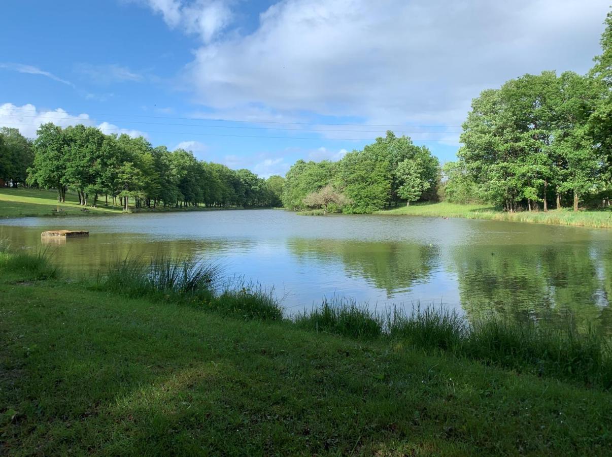 Camping Les Petites Minaudieres Coussay-les-Bois Luaran gambar
