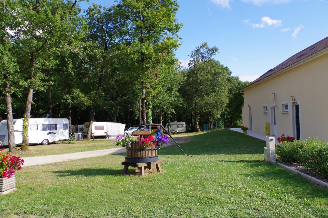 Camping Les Petites Minaudieres Coussay-les-Bois Luaran gambar