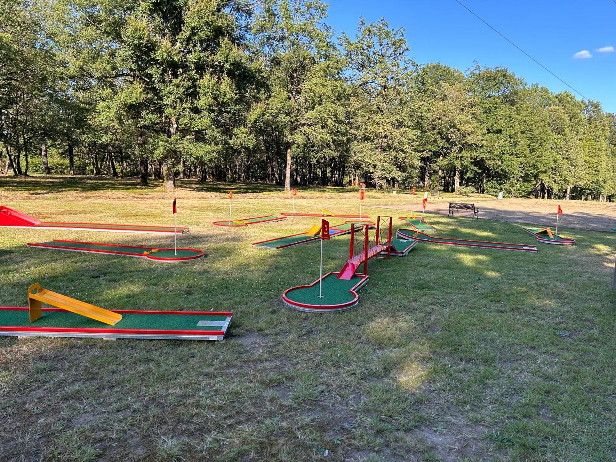 Camping Les Petites Minaudieres Coussay-les-Bois Luaran gambar
