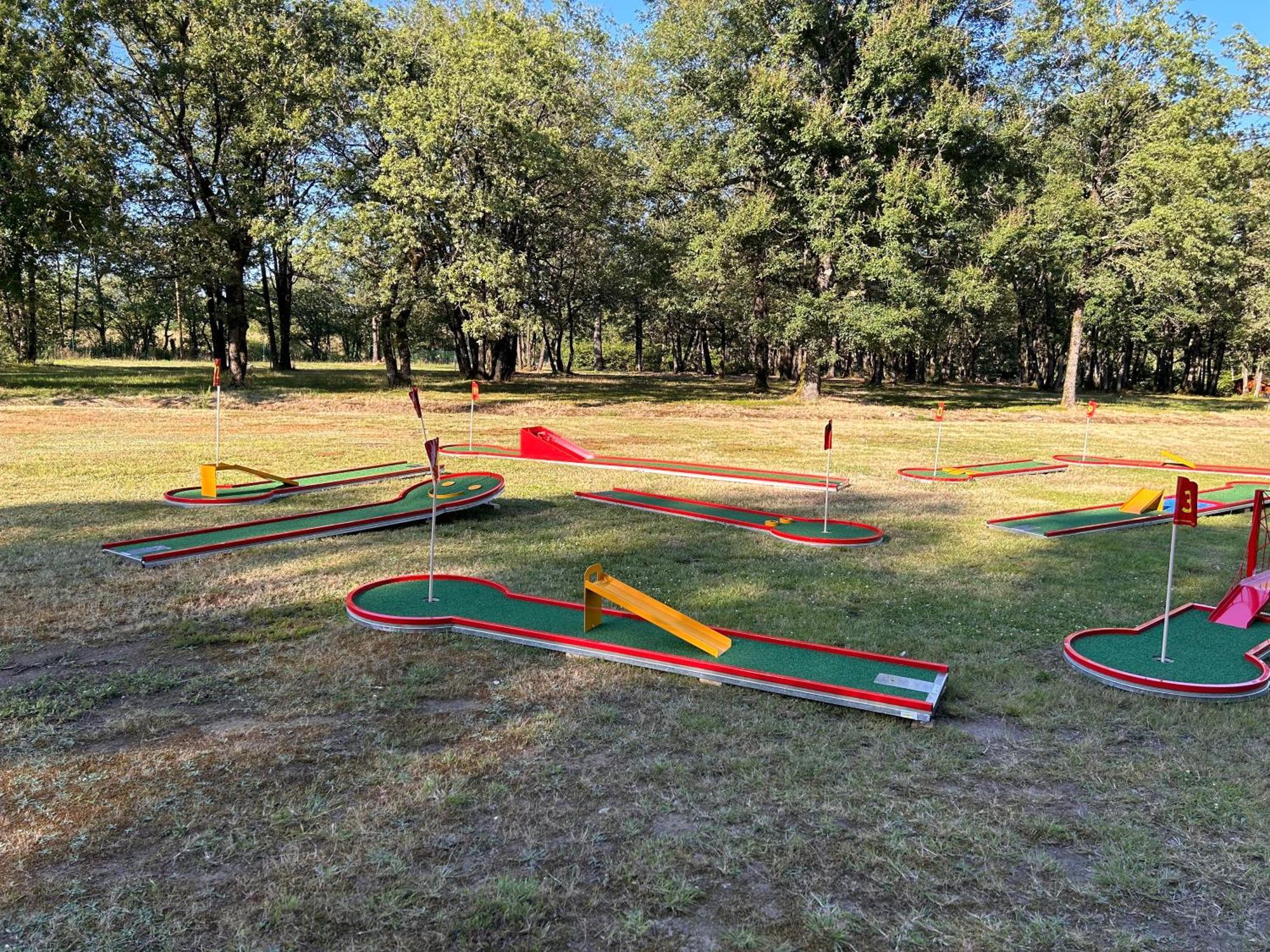 Camping Les Petites Minaudieres Coussay-les-Bois Luaran gambar
